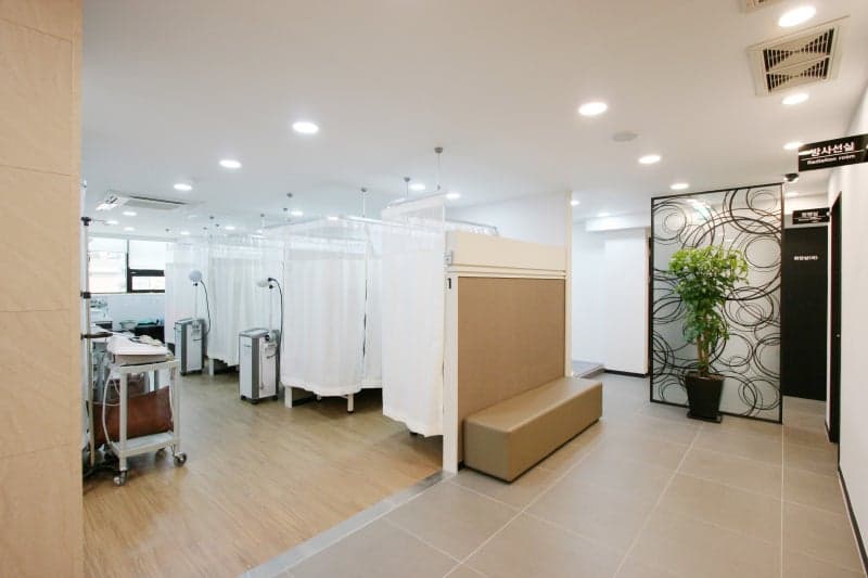 연세윤마취통증의학과 물리치료실